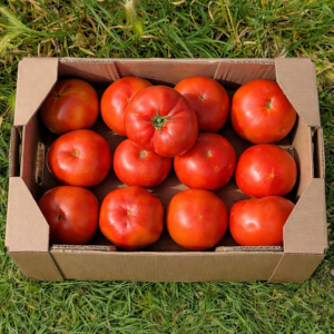 Caja de tomates variada